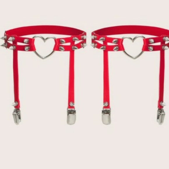 COPY SEXY RED HEART & RIVETS GARTER - Picture 5 of 7